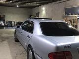 Mercedes-Benz E 320 1998 годаүшін4 600 000 тг. в Актау – фото 4