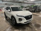 Hyundai Santa Fe 2019 года за 14 600 000 тг. в Астана
