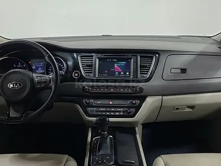 Kia Carnival 2014 года за 9 190 000 тг. в Алматы – фото 14