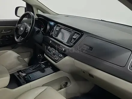 Kia Carnival 2014 года за 9 190 000 тг. в Алматы – фото 15