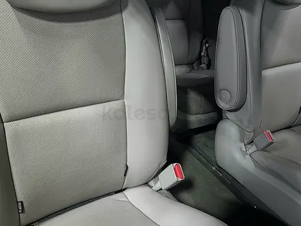 Kia Carnival 2014 года за 9 190 000 тг. в Алматы – фото 16