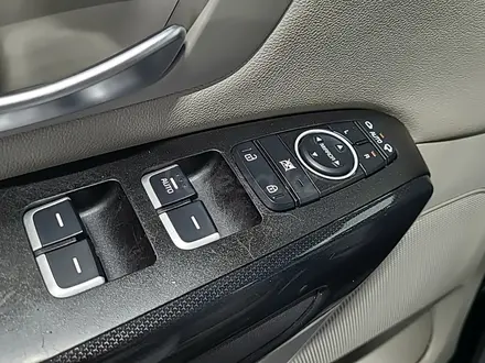 Kia Carnival 2014 года за 9 190 000 тг. в Алматы – фото 26