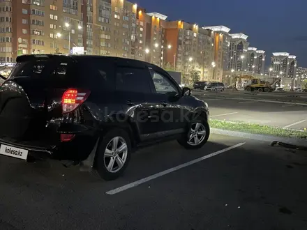 Toyota RAV4 2011 года за 6 500 000 тг. в Астана – фото 2