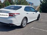 Toyota Camry 2018 года за 13 500 000 тг. в Шымкент – фото 5