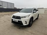 Toyota Highlander 2017 года за 18 700 000 тг. в Уральск