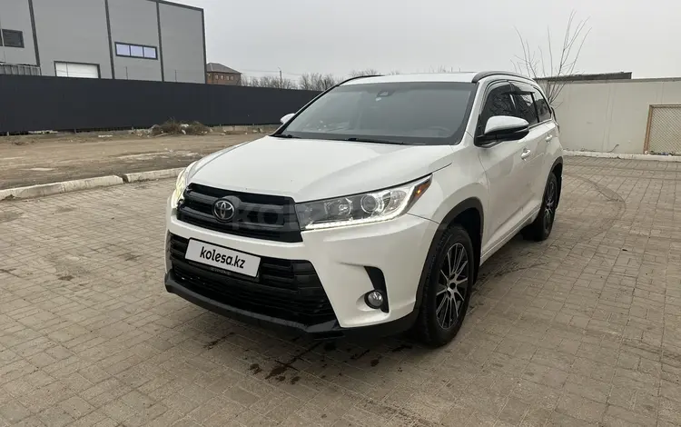 Toyota Highlander 2017 года за 18 700 000 тг. в Уральск