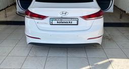 Hyundai Elantra 2018 года за 8 200 000 тг. в Актау – фото 4