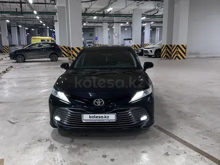 Toyota Camry 2018 года за 13 200 000 тг. в Астана – фото 9