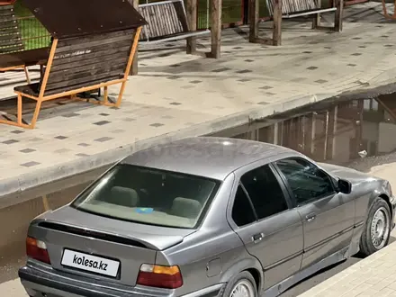 BMW 328 1991 года за 1 800 000 тг. в Алматы – фото 3