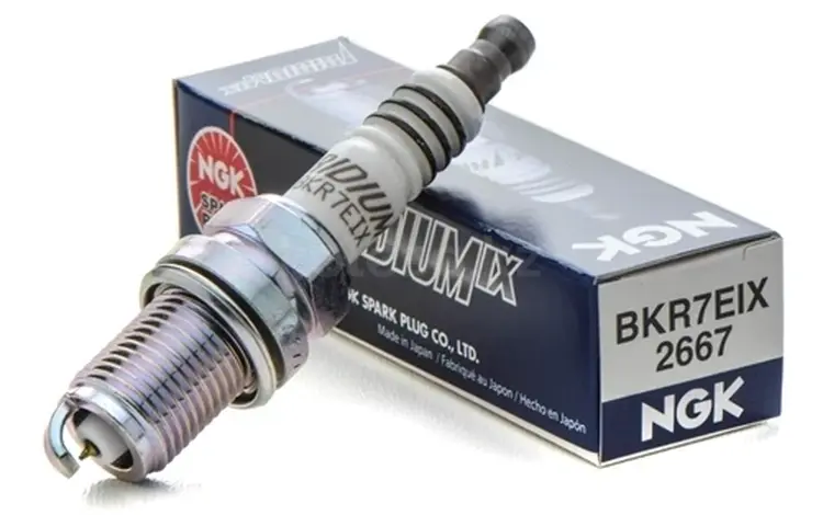 Свечи зажигания NGK BKR7EIX Iridium IX на Audifor5 000 тг. в Алматы