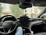 Toyota Camry 2023 года за 14 500 000 тг. в Костанай – фото 3