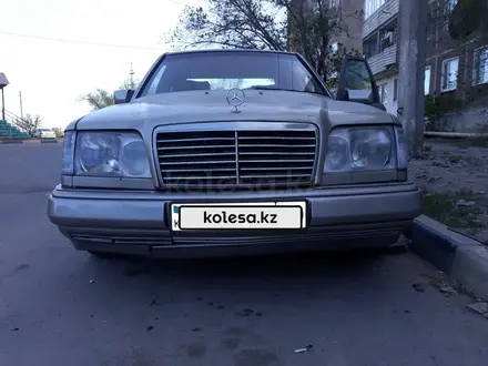 Mercedes-Benz E 220 1993 года за 1 400 000 тг. в Жезказган