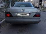 Mercedes-Benz E 220 1993 года за 1 400 000 тг. в Жезказган – фото 3