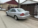 Mercedes-Benz C 240 2001 годаүшін2 650 000 тг. в Алматы – фото 4