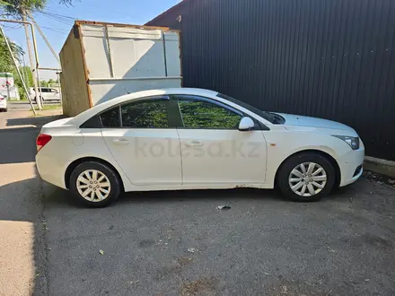 Chevrolet Cruze 2010 года за 3 500 000 тг. в Алматы – фото 3