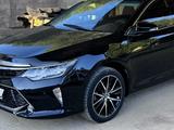 Toyota Camry 2018 годаfor8 200 000 тг. в Уральск – фото 2