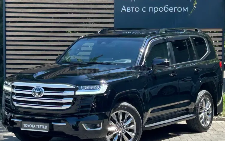 Toyota Land Cruiser Premium 2025 года за 69 490 000 тг. в Алматы