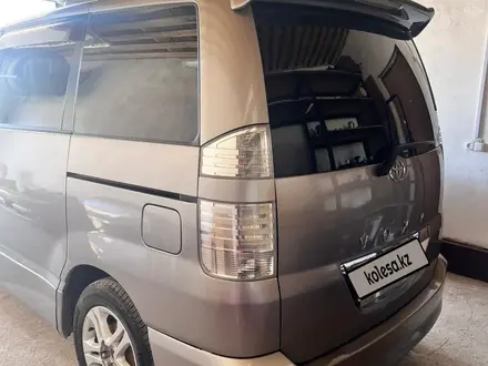 Toyota Voxy 2005 года за 5 500 000 тг. в Атырау