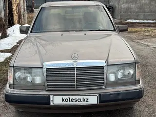 Mercedes-Benz E 230