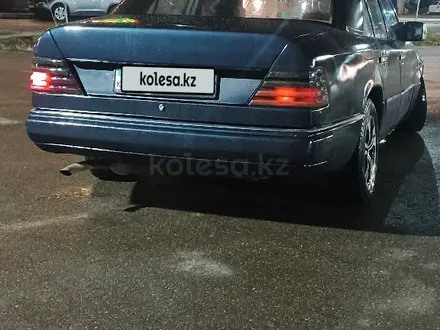 Mercedes-Benz E 230 1991 года за 1 400 000 тг. в Алматы – фото 7