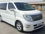 Nissan Elgrand 2005 годаүшін5 200 000 тг. в Алматы