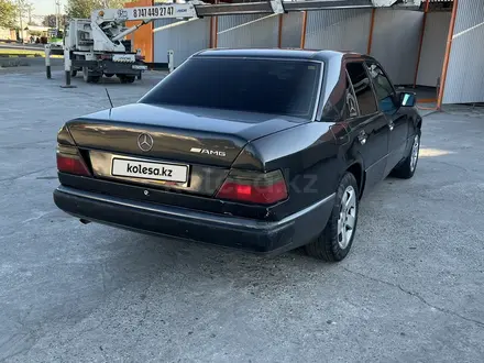 Mercedes-Benz E 200 1992 года за 1 600 000 тг. в Семей – фото 4