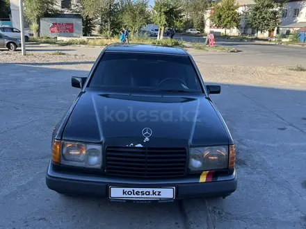 Mercedes-Benz E 200 1992 года за 1 600 000 тг. в Семей – фото 3