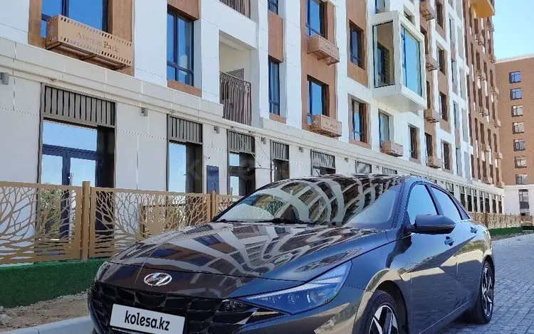 Hyundai Elantra 2023 годаfor11 000 000 тг. в Актау