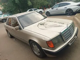Mercedes-Benz E 230
