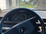Mercedes-Benz E 230 1990 годаfor1 200 000 тг. в Риддер – фото 3