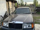 Mercedes-Benz E 230 1990 годаfor1 200 000 тг. в Риддер
