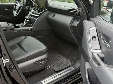 Toyota Land Cruiser 2023 года за 55 500 000 тг. в Астана – фото 11