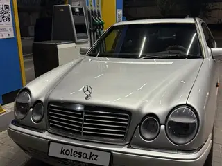 Mercedes-Benz E 280