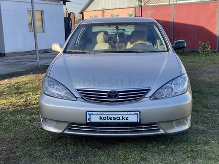 Toyota Camry 2004 года за 5 300 000 тг. в Алматы – фото 2