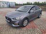 Hyundai Solaris 2018 года за 4 600 000 тг. в Атырау – фото 3