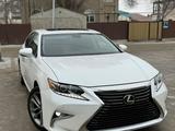 Lexus ES 300h 2015 года за 9 500 000 тг. в Атырау – фото 3