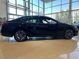 Toyota Camry Luxe eCVT 2026 года за 24 190 000 тг. в Астана – фото 4