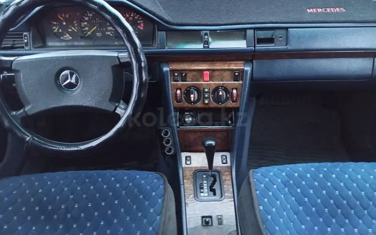 Mercedes-Benz E 260 1990 годаүшін1 300 000 тг. в Кокшетау