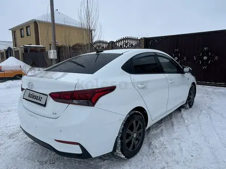 Hyundai Accent 2018 года за 7 000 000 тг. в Актобе – фото 11