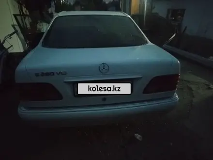 Mercedes-Benz E 320 1996 года за 3 000 000 тг. в Алматы – фото 17