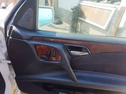 Mercedes-Benz E 320 1996 года за 3 000 000 тг. в Алматы – фото 31