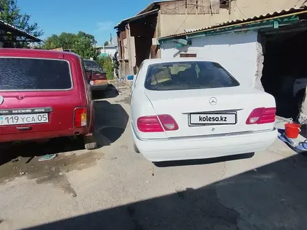 Mercedes-Benz E 320 1996 года за 3 000 000 тг. в Алматы – фото 39