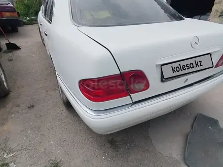 Mercedes-Benz E 320 1996 года за 3 000 000 тг. в Алматы – фото 48