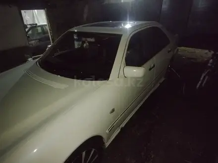 Mercedes-Benz E 320 1996 года за 3 000 000 тг. в Алматы – фото 5