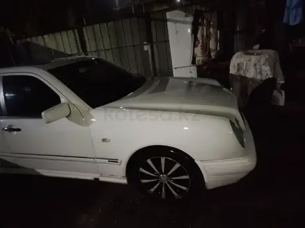 Mercedes-Benz E 320 1996 года за 3 000 000 тг. в Алматы – фото 7