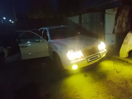 Mercedes-Benz E 320 1996 года за 3 000 000 тг. в Алматы – фото 8