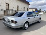 Mercedes-Benz E 280 1998 года за 3 100 000 тг. в Атбасар – фото 2