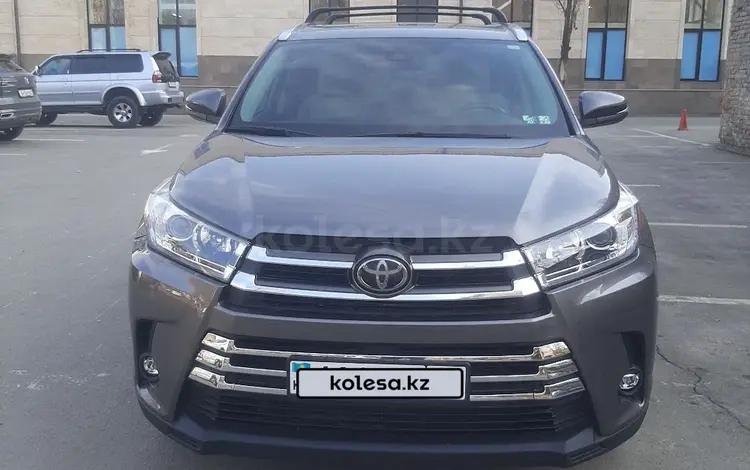 Toyota Highlander 2018 года за 18 200 000 тг. в Алматы