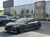 Toyota Camry 2020 года за 8 000 000 тг. в Уральск – фото 2