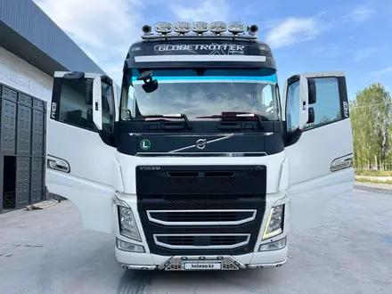 Volvo  FH 2017 года за 35 000 000 тг. в Жетысай – фото 53